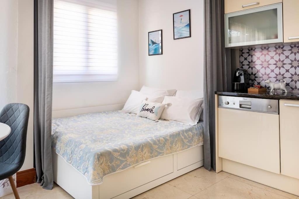 Seaesta Apartment Pool And Beach Slatine Exterior photo